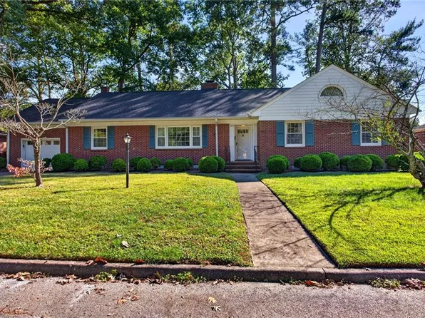 627 Dogwood Ln, Suffolk, VA 23434