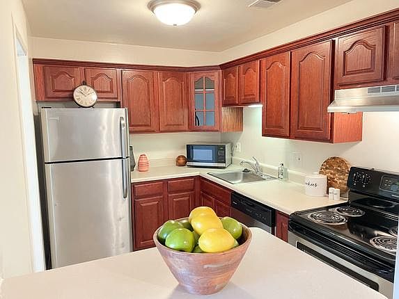 2nd image of 1312 Brookfield Dr #1