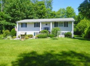 9 Frisbie St, New Fairfield, CT 06812