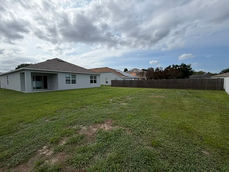 709 Versailles Ln — Photo 28