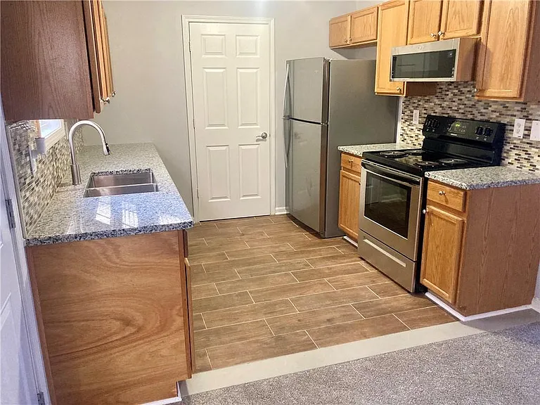 625 Baron Dr #B — Photo 6