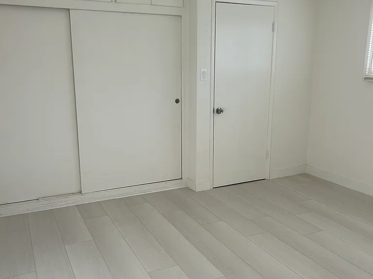 476 E Woodbury Rd #2 — Photo 5