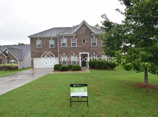 206 Sassafras Rd, Mooresville, NC 28115