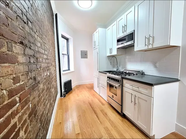 351 East 82nd Street image 1 of 4