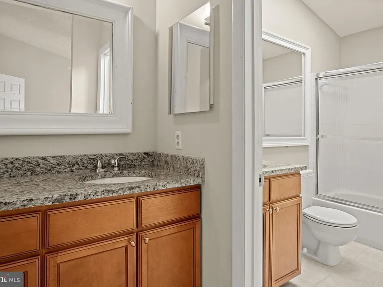1602 Oak Spring Way — Photo 32