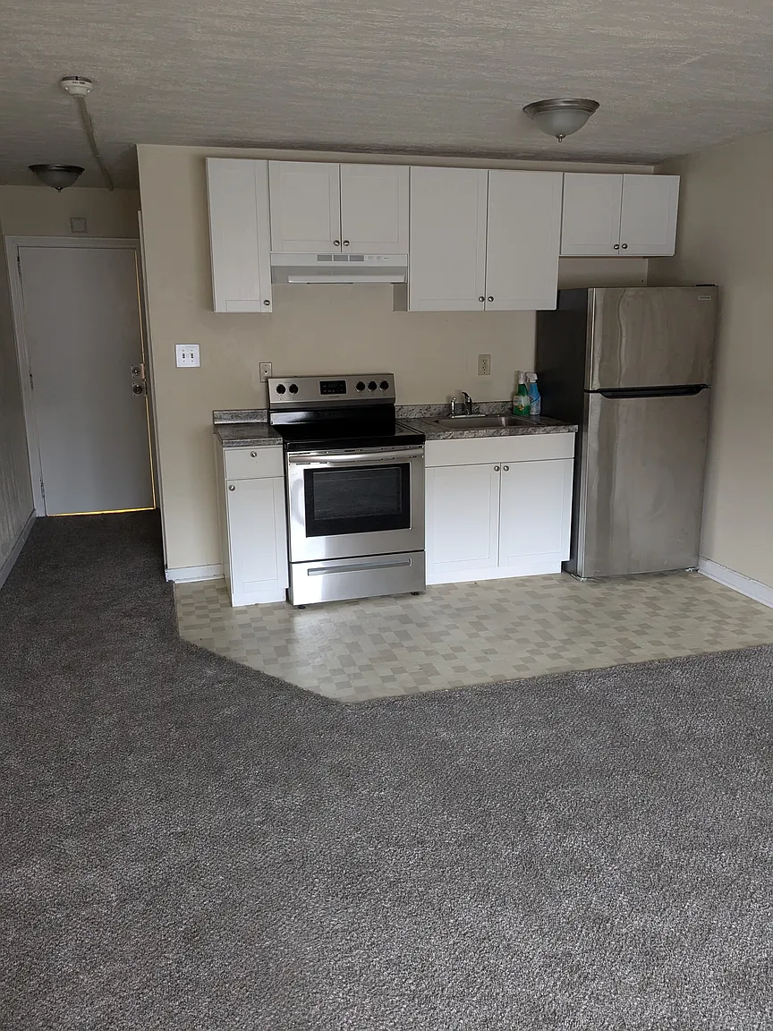 704 Lincoln Hwy #8 photo 1