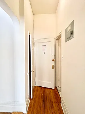 Rented by Compass | media 13