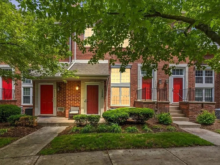 1538 Maryland Club Dr — Photo 2