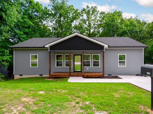 2378 Glengerrie Dr, Soddy Daisy, TN 37379