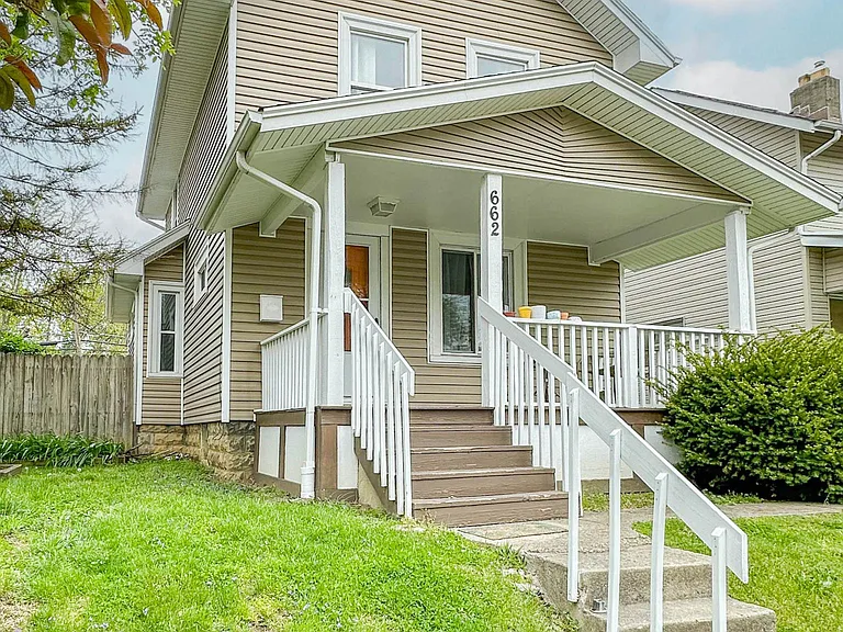 662 Southwood Ave — Photo 2