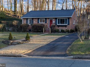 3909 Larchwood Rd, Falls Church, VA 22041