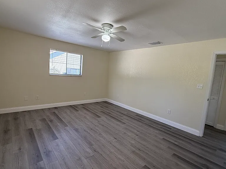 813 W Heron Pl — Photo 6