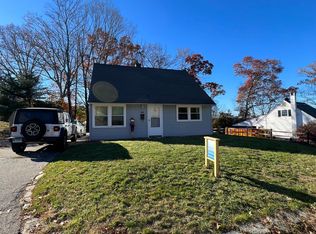 40 Lynwood Dr, Willimantic, CT 06226