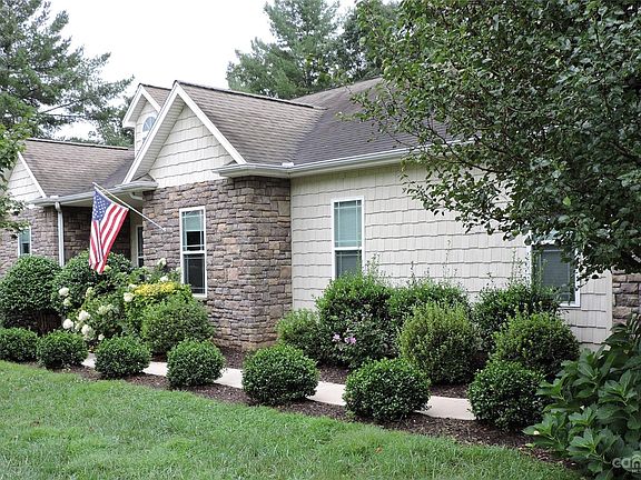 2nd image of 2027 Tall Oak Dr