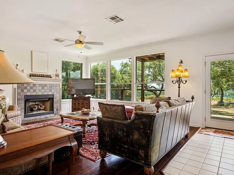 5511 Courtyard Dr — Photo 36