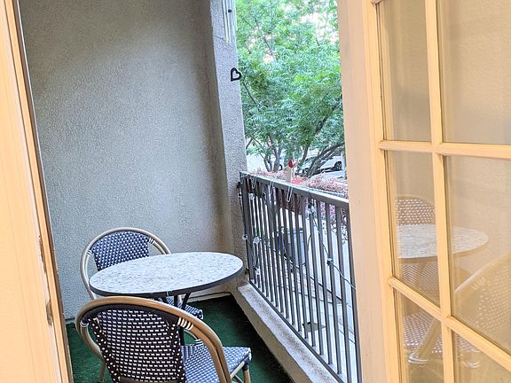 5th image of 464 Tower Hill Ave #464