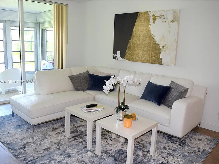 3970 Oaks Clubhouse Dr #306 — Photo 14