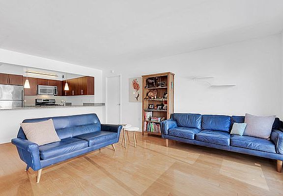 4th image of 555 W 23rd St APT N9f