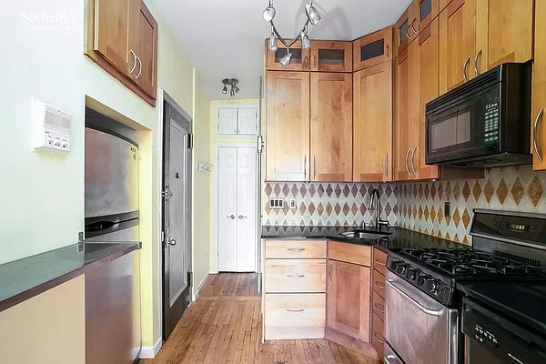 Rented by Sotheby's International Realty | media 9