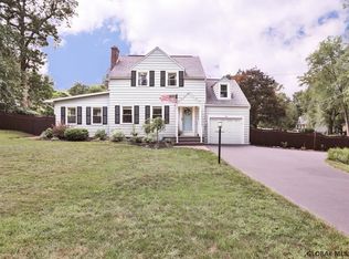 44 Fiddlers Ln, Latham, NY 12110