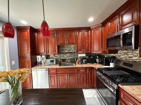 212 Mcadoo Avenue image 1 of 29