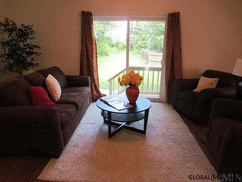 3rd image of 7 LANSING Road