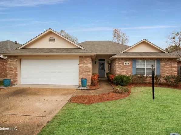 333 Cascades Cir E, Clinton, MS 39056