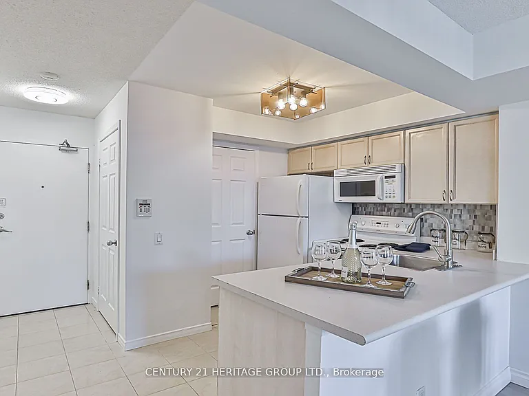 30 Harrison Garden Blvd #701 — Photo 3