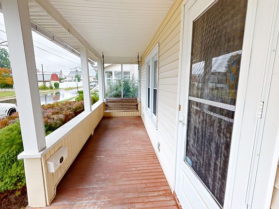 3rd image of 133 Huffman Ave