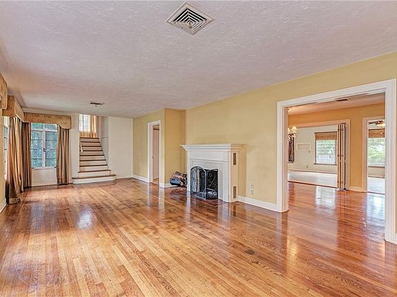 4th image of 317 24th St W