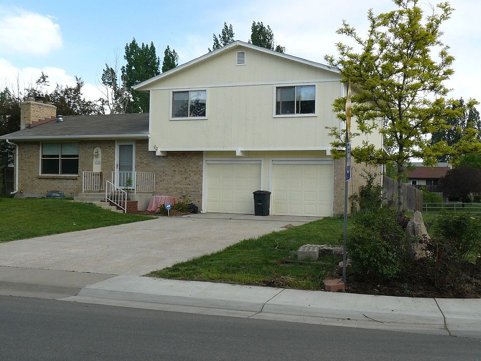 Outside Front View (summer)
