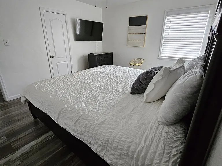116 E Utah Ave — Photo 5