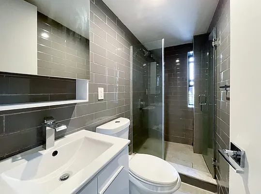 Rented by Kahen Properties | media 14