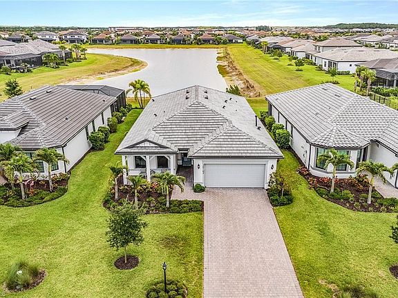 3rd image of 20163 KINGMONT DR