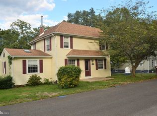 221 Godshalk Ln, Clementon, NJ 08021