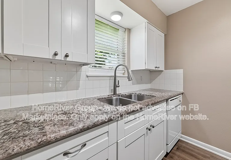 12002 Hillcroft Ave — Photo 14