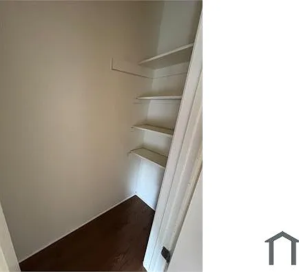 7 Streamwood — Photo 8