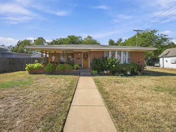 124 S 11th St, Chickasha, OK 73018