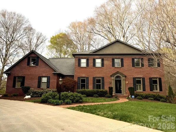 550 20th Avenue Ct NW, Hickory, NC 28601