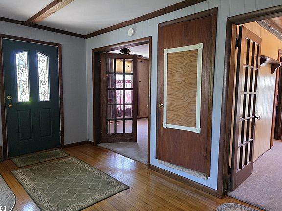 5th image of 702 W Washington St