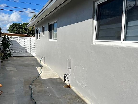 4th image of 17111 NW 18th Ave