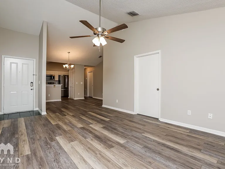 1729 Chatham Cir — Photo 5