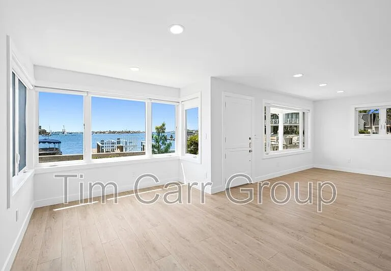112 S Bayfront — Photo 6