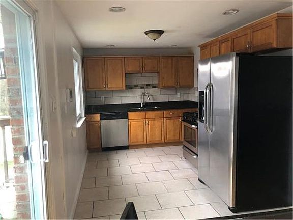 5th image of 717 Cottonwood Dr