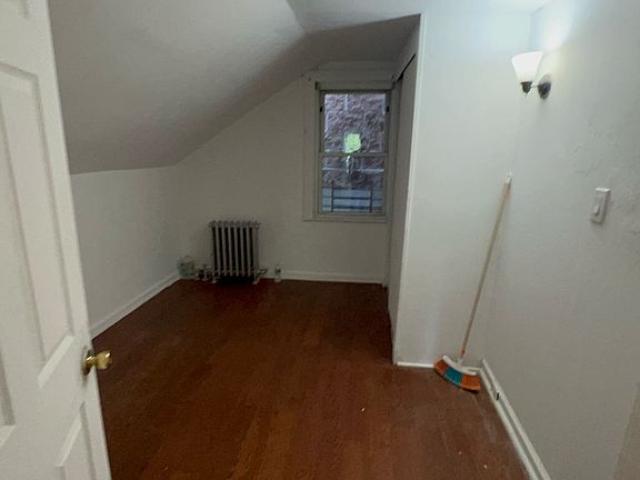 4th image of 686 1/2 E 223rd St
