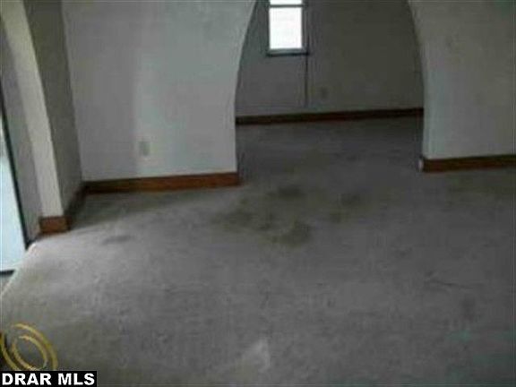 5th image of 1417 Fort Park Blvd