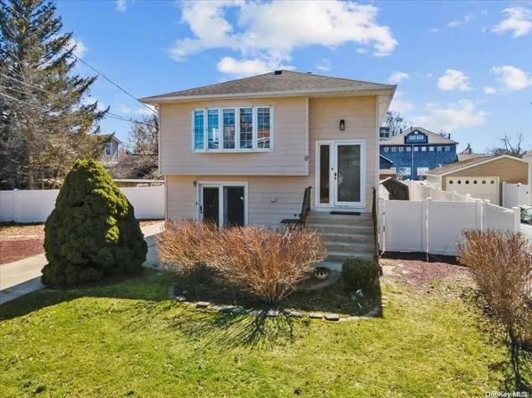 6 Thayer Place, West Islip, NY 11795
