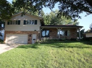 944 W Karen Dr, Decatur, IL 62526