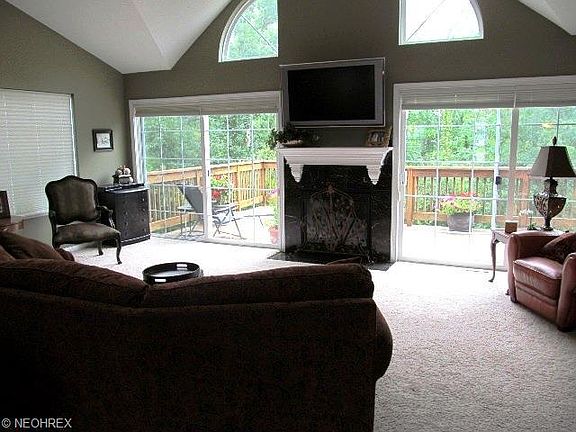 3rd image of 1065 Somerset Ln