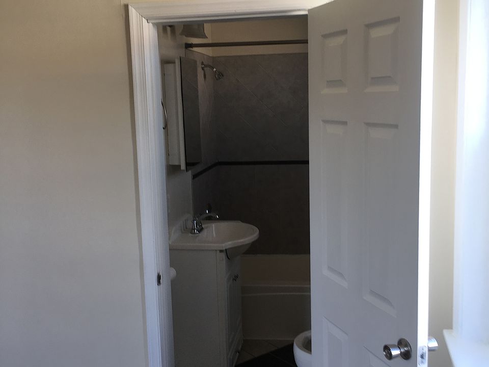 1st image of 3426 W Grace St APT 11